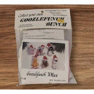 Merri Mac Christmas Kit Pom Poms Goozlefunch Animals Bunch Craft DIY Vtg #84-58